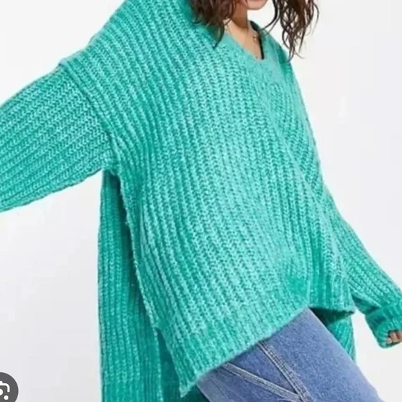 NWT FREE PEOPLE blue bell v neck oversized sweater in electric teal size large - Picture 3 of 11
